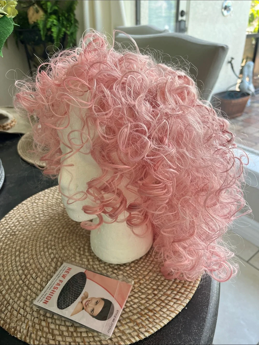 Fun EUC bubblegum pink curly 9